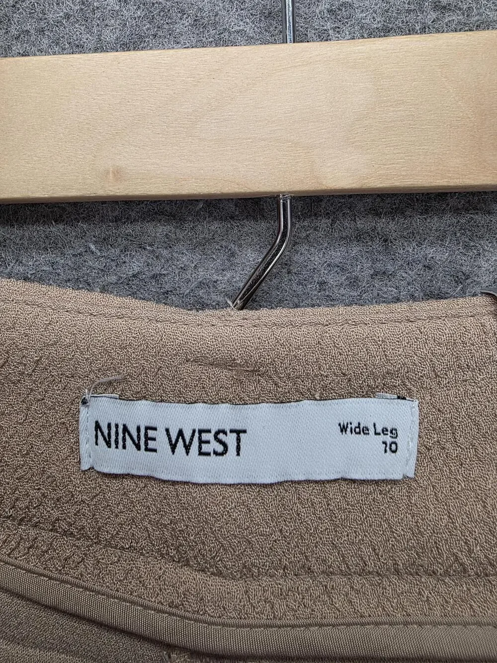 Nine West Pants Womens 10 Beige Wide Leg Pleated Relaxed Dress Pants 31 In